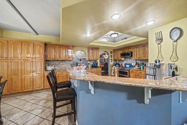 554 SHADOW WILLOW Drive, El Paso, TX 79922