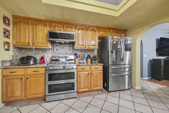 554 SHADOW WILLOW Drive, El Paso, TX 79922