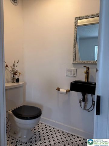 5934 Kernsville Road, Lowhill Twp, PA 18069