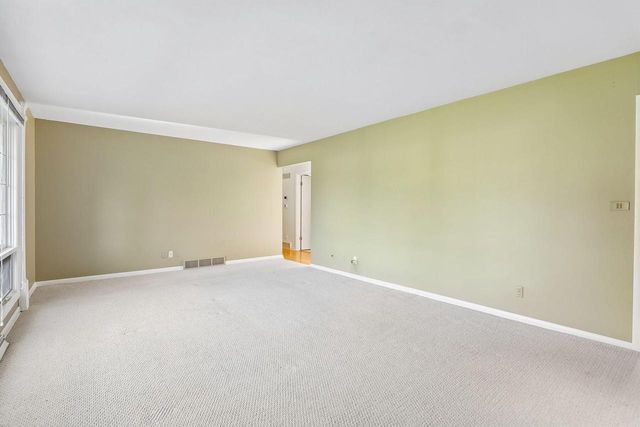 3250 Bermuda BOULEVARD, Brookfield, WI 53045