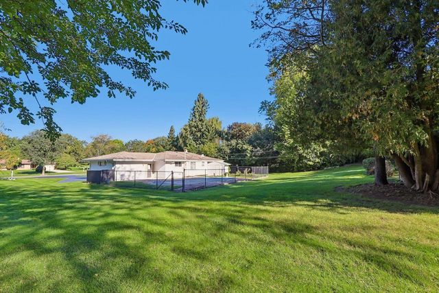 3250 Bermuda BOULEVARD, Brookfield, WI 53045