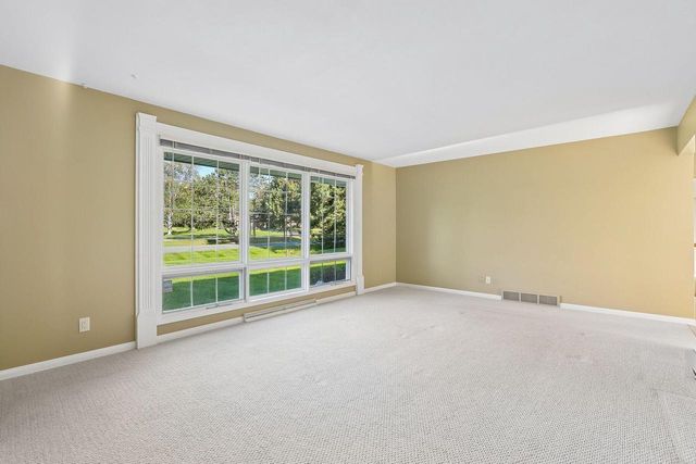 3250 Bermuda BOULEVARD, Brookfield, WI 53045