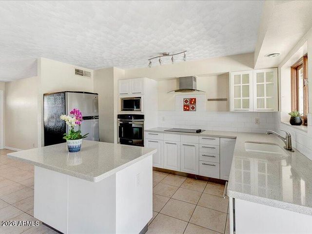 8226 E Plaza Avenue, Scottsdale, AZ 85250