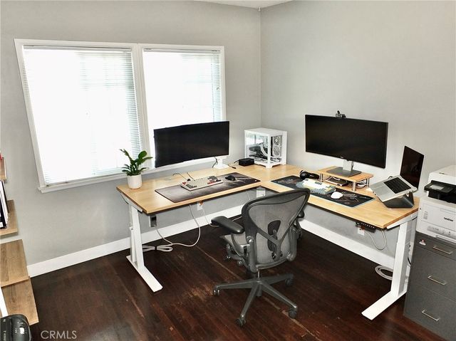 25050 Eshelman Ave, Lomita, CA 90717