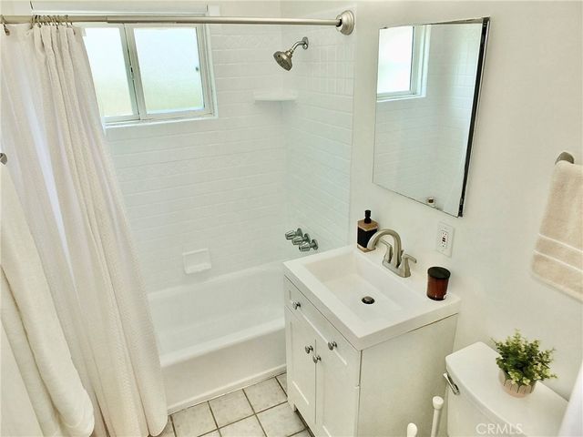 25050 Eshelman Ave, Lomita, CA 90717