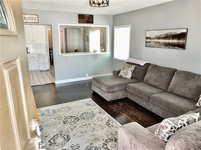 25050 Eshelman Ave, Lomita, CA 90717