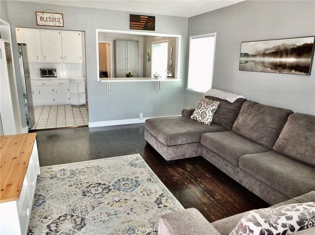 25050 Eshelman Ave, Lomita, CA 90717