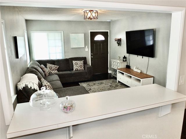 25050 Eshelman Ave, Lomita, CA 90717