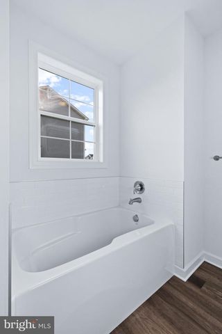 300 STEEPLE VIEW DR, Hanover, PA 17331