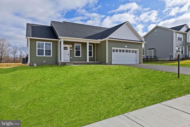 300 STEEPLE VIEW DR, Hanover, PA 17331