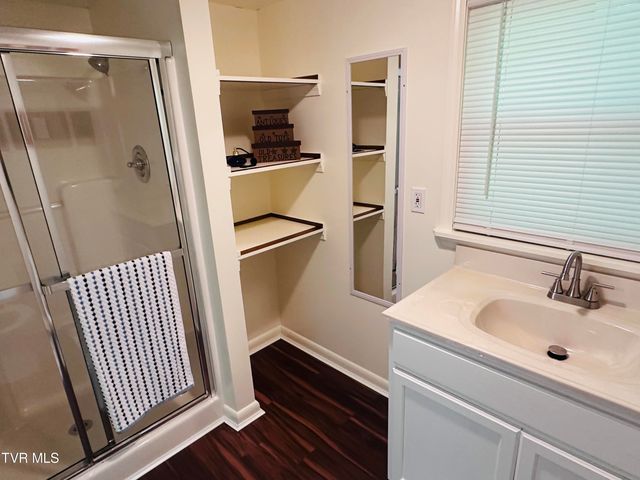 2502 Marbleton Road, Unicoi, TN 37692