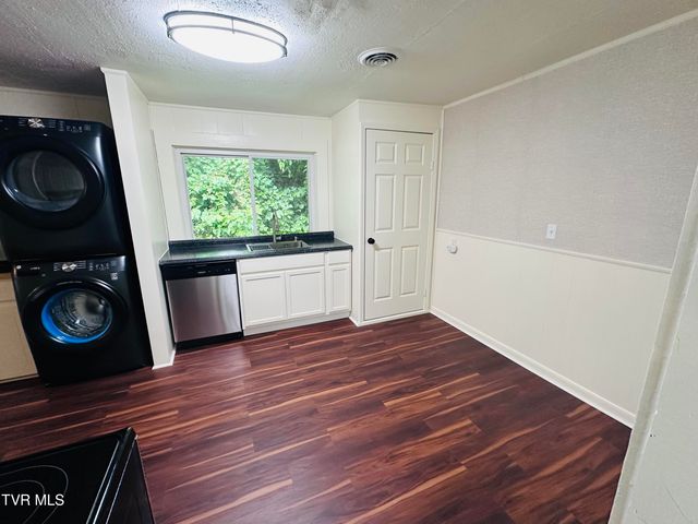 2502 Marbleton Road, Unicoi, TN 37692