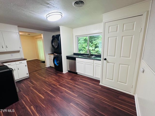 2502 Marbleton Road, Unicoi, TN 37692