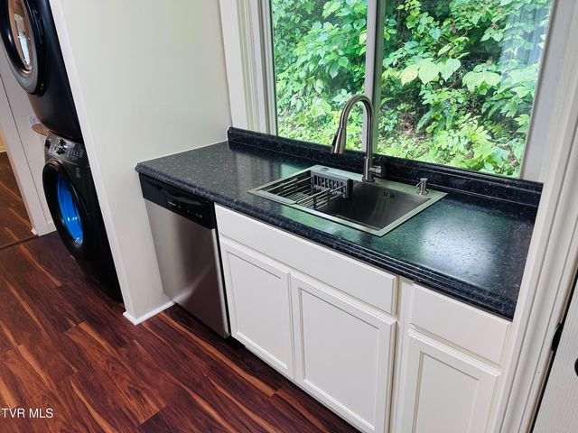 2502 Marbleton Road, Unicoi, TN 37692