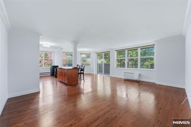 200 Grand Cove Way 4J, Edgewater, NJ 07020