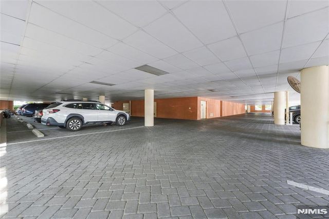 200 Grand Cove Way 4J, Edgewater, NJ 07020