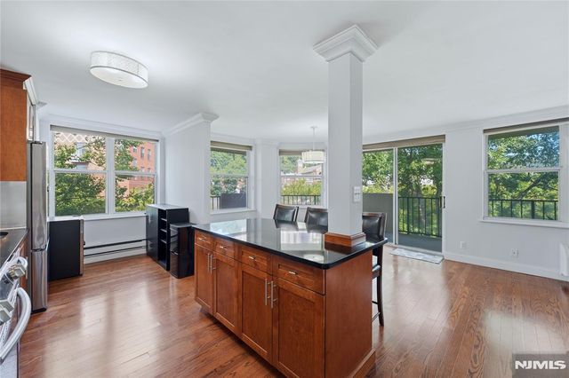 200 Grand Cove Way 4J, Edgewater, NJ 07020