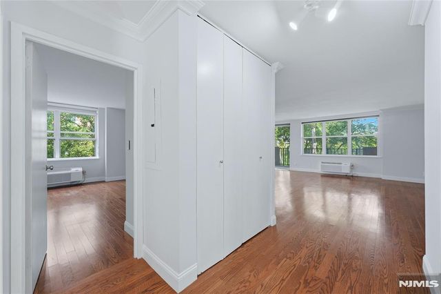 200 Grand Cove Way 4J, Edgewater, NJ 07020