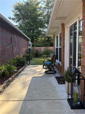 3214 Slate Creek Court, New Albany, IN 47150