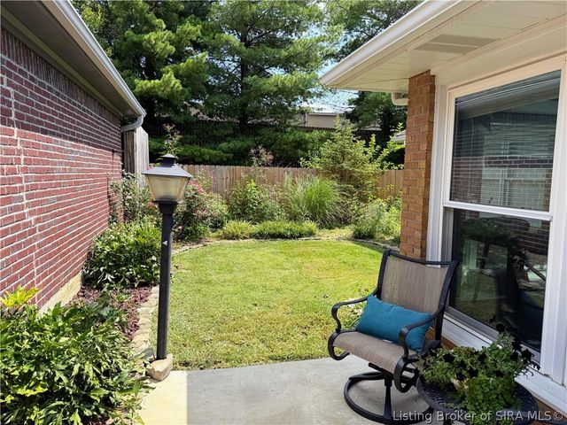 3214 Slate Creek Court, New Albany, IN 47150