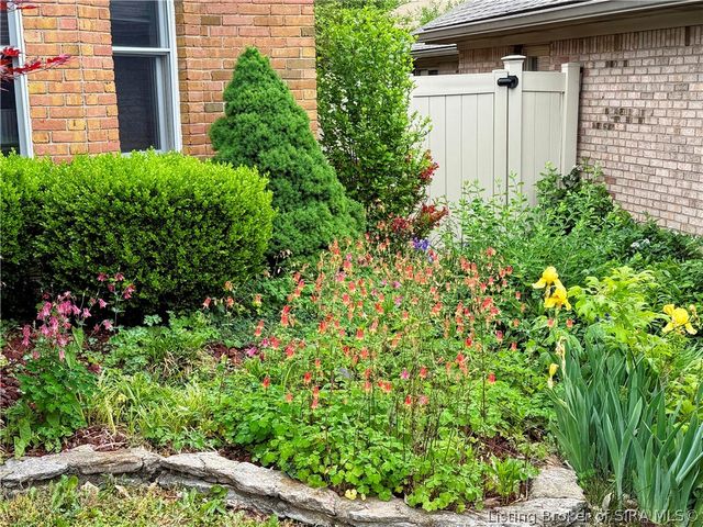3214 Slate Creek Court, New Albany, IN 47150