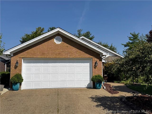 3214 Slate Creek Court, New Albany, IN 47150