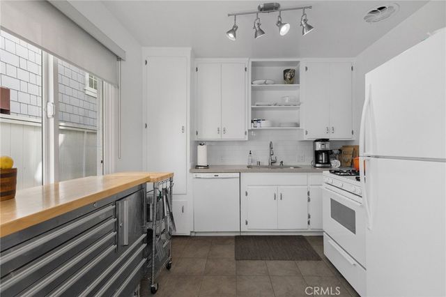 69 18th Street, Hermosa Beach, CA 90254