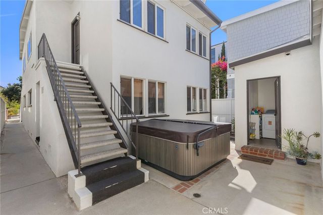 69 18th Street, Hermosa Beach, CA 90254