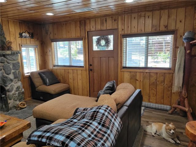 1116 Lark Road, Wrightwood, CA 92397