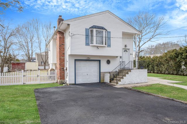 83 Revilo Avenue, Shirley, NY 11967