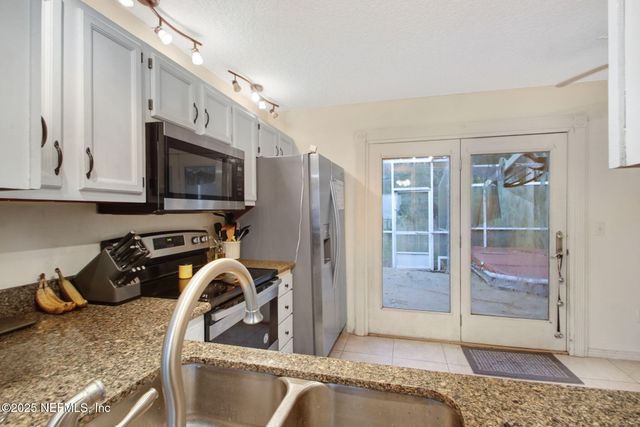 11716 VALLEY GARDEN Drive, Jacksonville, FL 32225