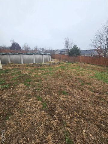 139 Lyle Curtis Circle, Waynesville, MO 65583