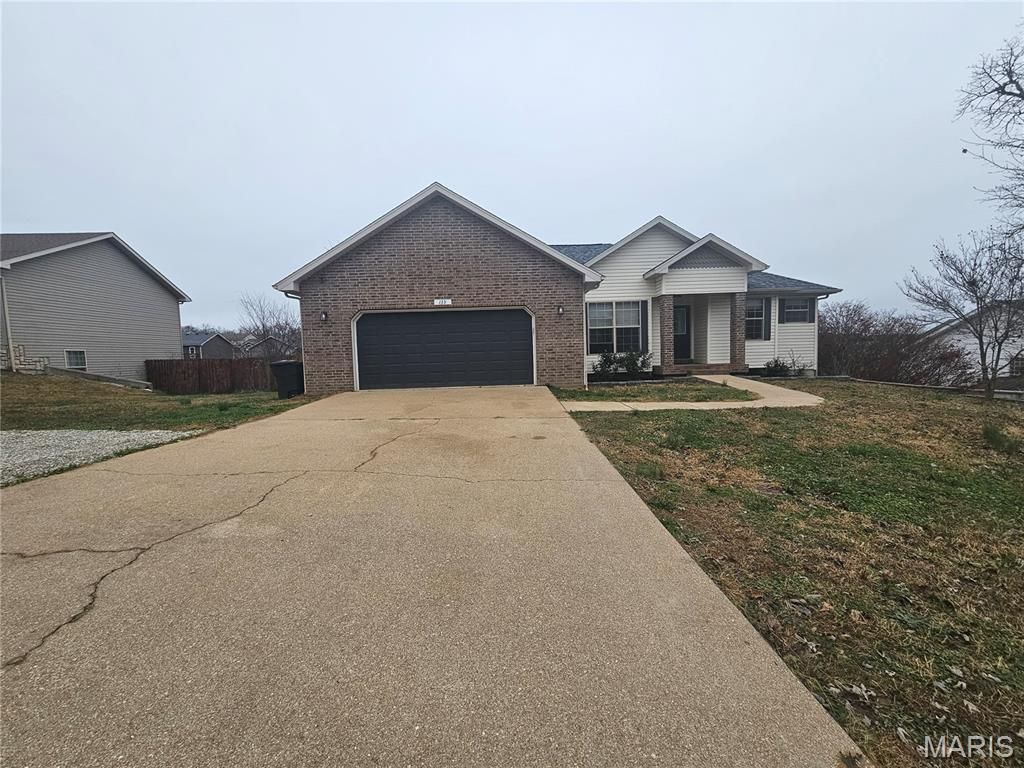 139 Lyle Curtis Circle, Waynesville, MO 65583
