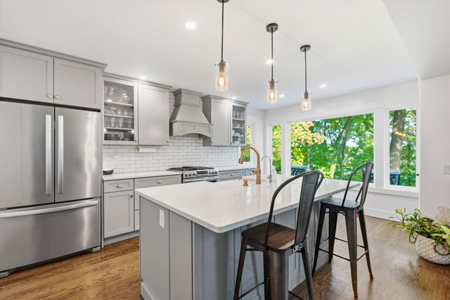 7963 Lake Crest Drive, Ypsilanti Twp, MI 48197