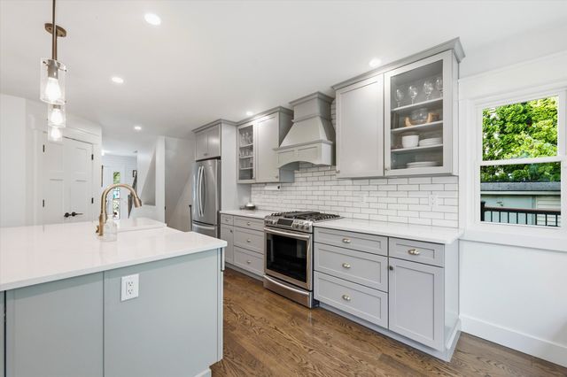 7963 Lake Crest Drive, Ypsilanti Twp, MI 48197