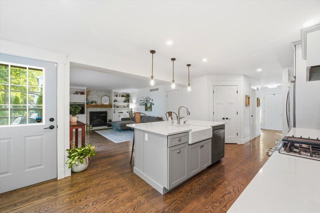 7963 Lake Crest Drive, Ypsilanti Twp, MI 48197