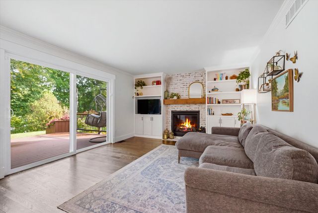 7963 Lake Crest Drive, Ypsilanti Twp, MI 48197