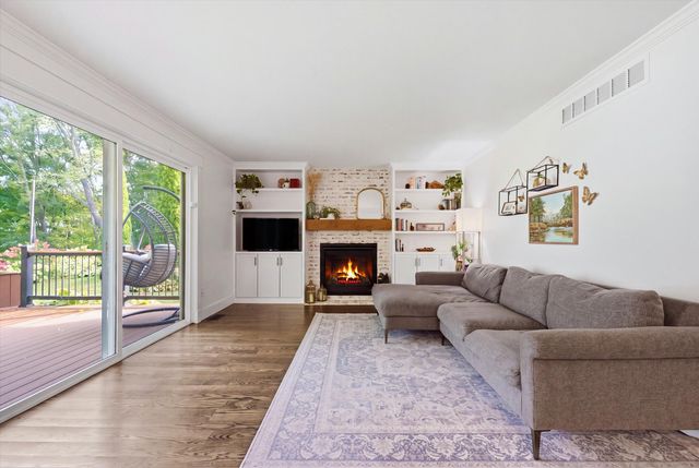 7963 Lake Crest Drive, Ypsilanti Twp, MI 48197