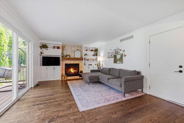 7963 Lake Crest Drive, Ypsilanti Twp, MI 48197