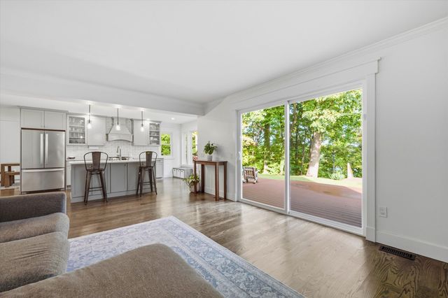 7963 Lake Crest Drive, Ypsilanti Twp, MI 48197