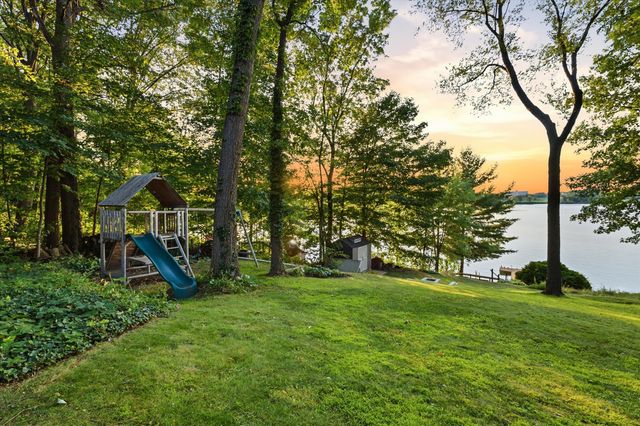 7963 Lake Crest Drive, Ypsilanti Twp, MI 48197