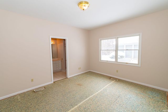 806 Copperfield Drive, South Bend, IN 46614