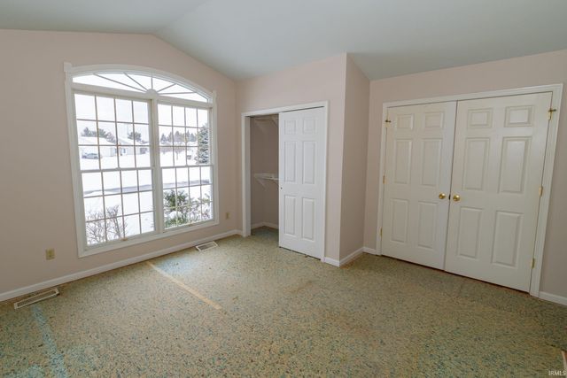 806 Copperfield Drive, South Bend, IN 46614