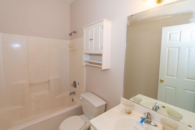 806 Copperfield Drive, South Bend, IN 46614