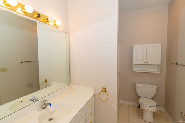 806 Copperfield Drive, South Bend, IN 46614