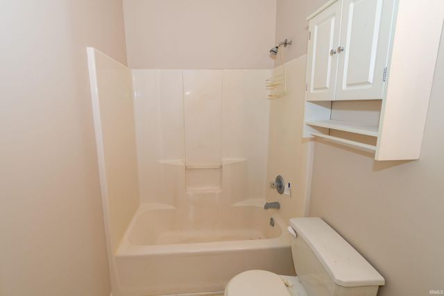 806 Copperfield Drive, South Bend, IN 46614