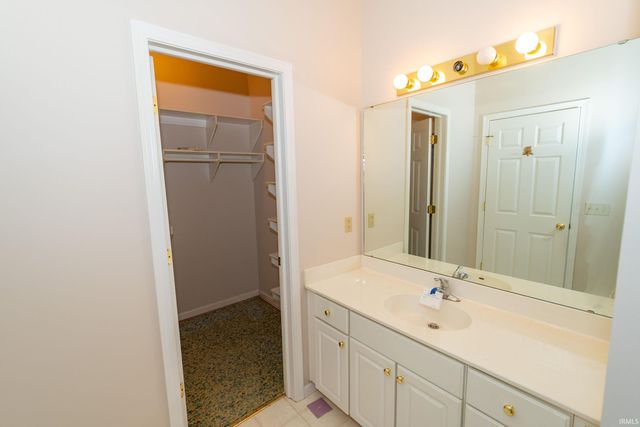 806 Copperfield Drive, South Bend, IN 46614