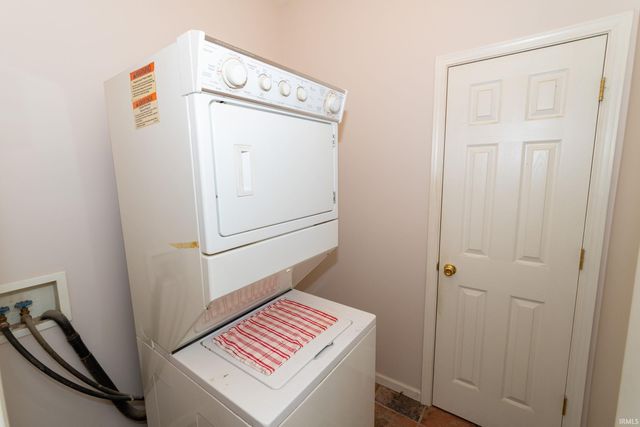 806 Copperfield Drive, South Bend, IN 46614