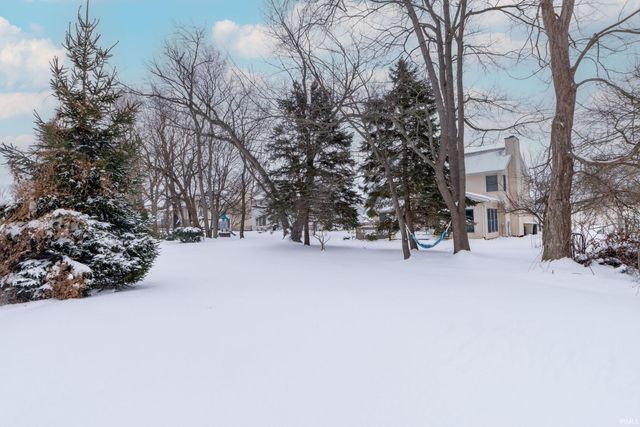 806 Copperfield Drive, South Bend, IN 46614