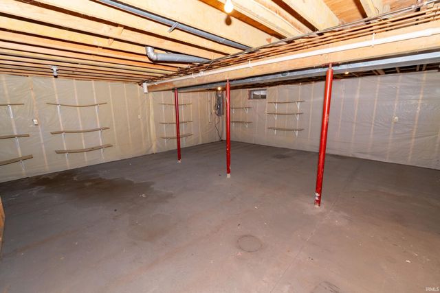 806 Copperfield Drive, South Bend, IN 46614